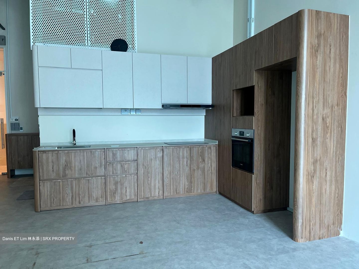 Arc 380 (D8), Office #482915391